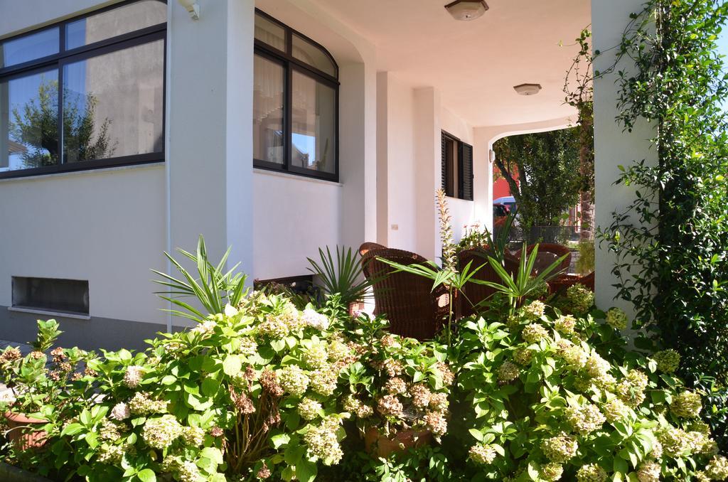 Apartments Bertok โคเปร์ ภายนอก รูปภาพ